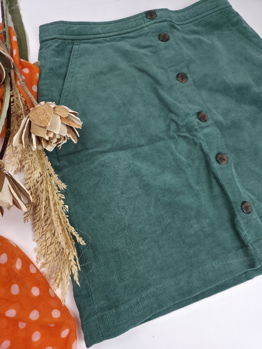 J. Crew Green Corduroy Button Detailed Lined  Skirt Sz 2 - Picture 9 of 9